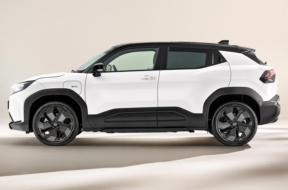 Toyota Urban Cruiser static side