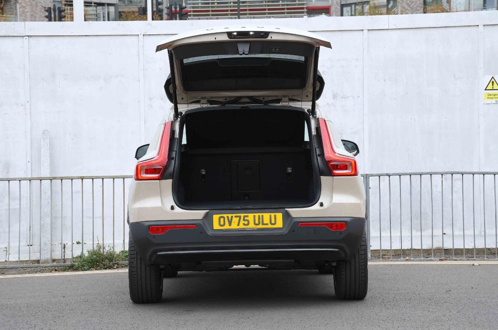 Volvo XC40 rear static