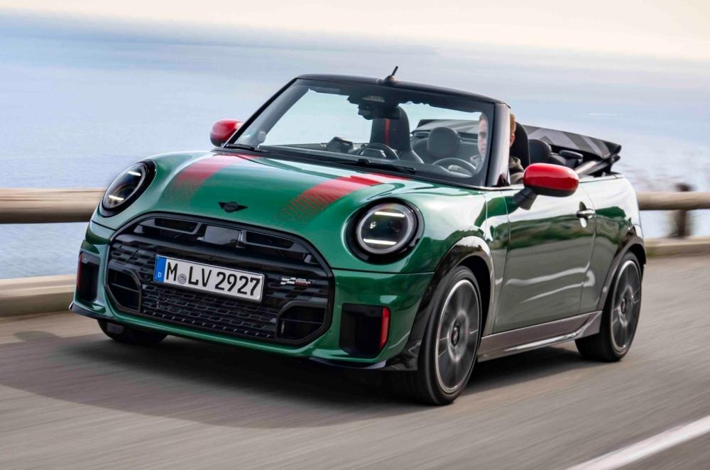 Mini Cooper Convertible front left driving