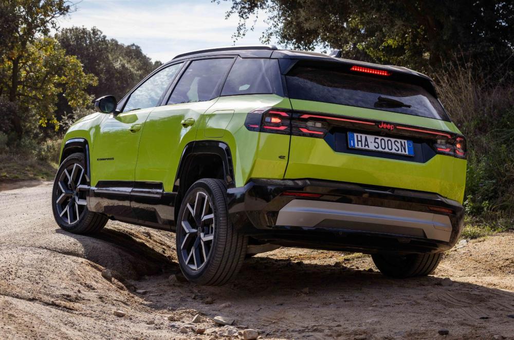 Jeep Compass dynamic rear