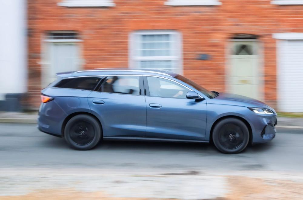 Blue BYD Seal 6 Touring side profile dynamic