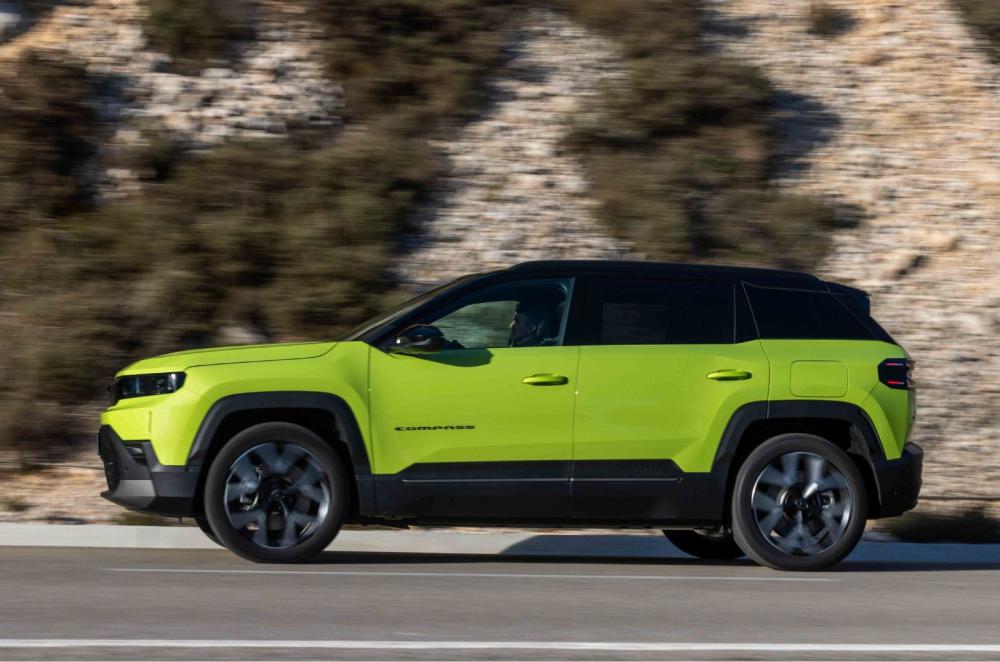 Jeep Compass dynamic side profile