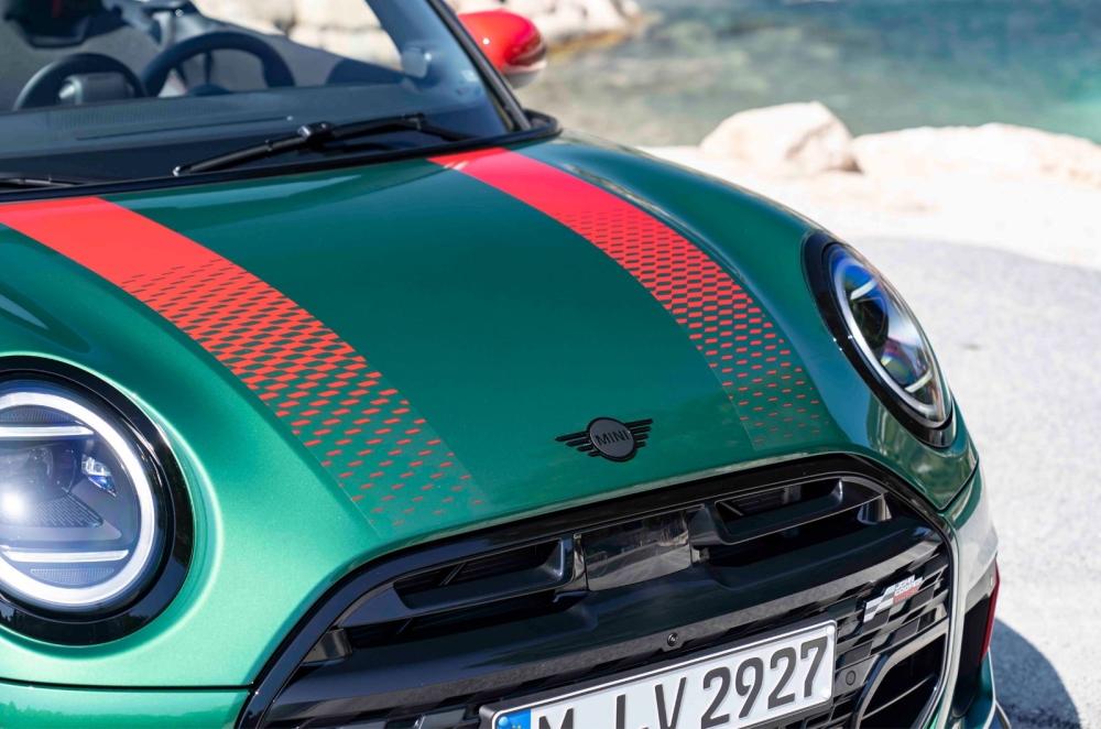 Mini Cooper Convertible exterior details static