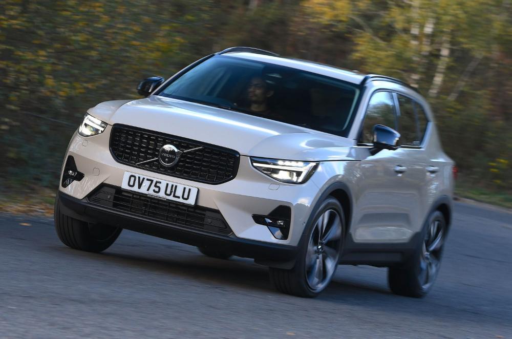 Volvo XC40 front cornering