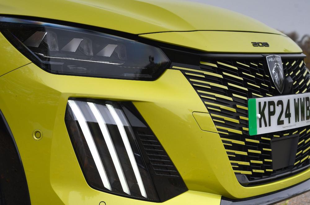 Peugeot e-208 exterior details