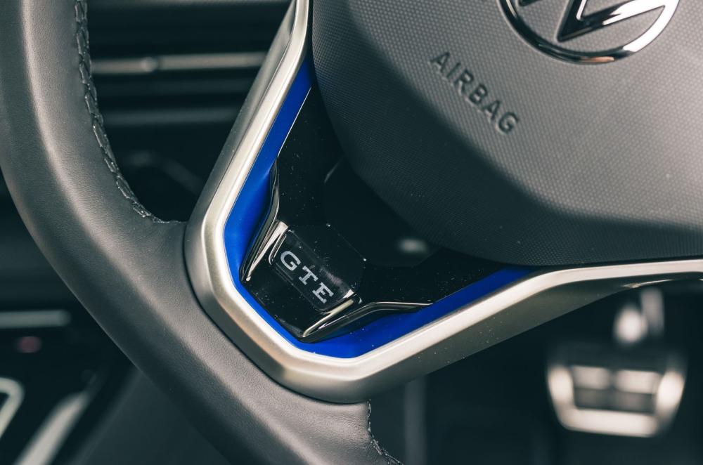 Volkswagen Golf GTE interior details