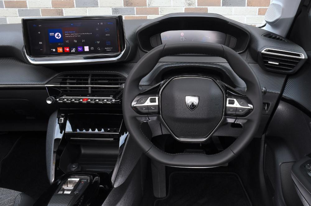 Peugeot e-208 interior