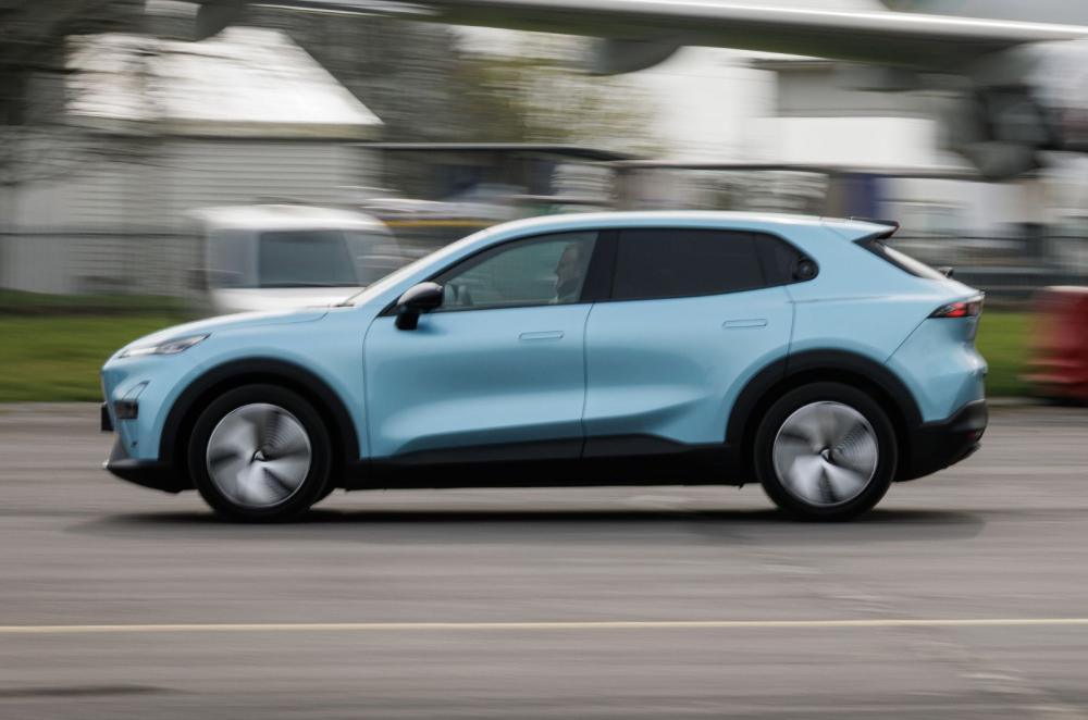 Changan Deepal S05 side profile dynamic