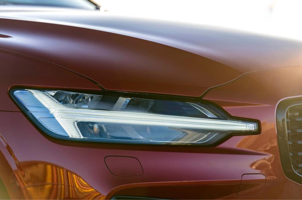 2025 Volvo V60 exterior details