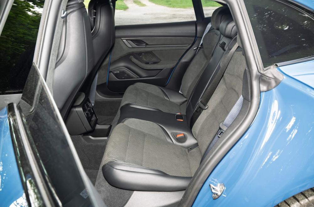 Porsche Taycan Sport Turismo GTS interior