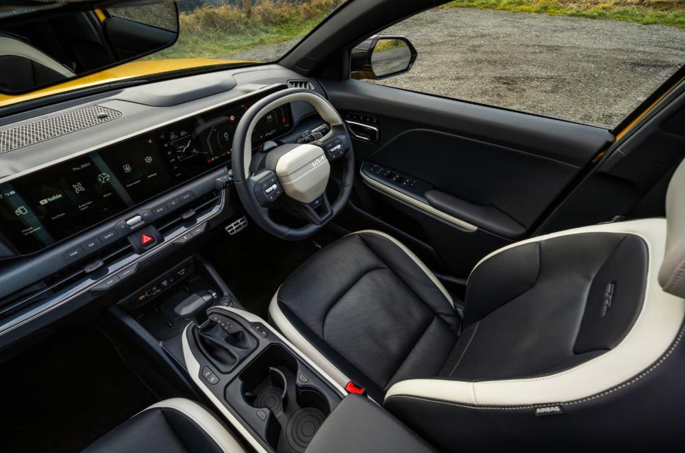 Kia K4 interior