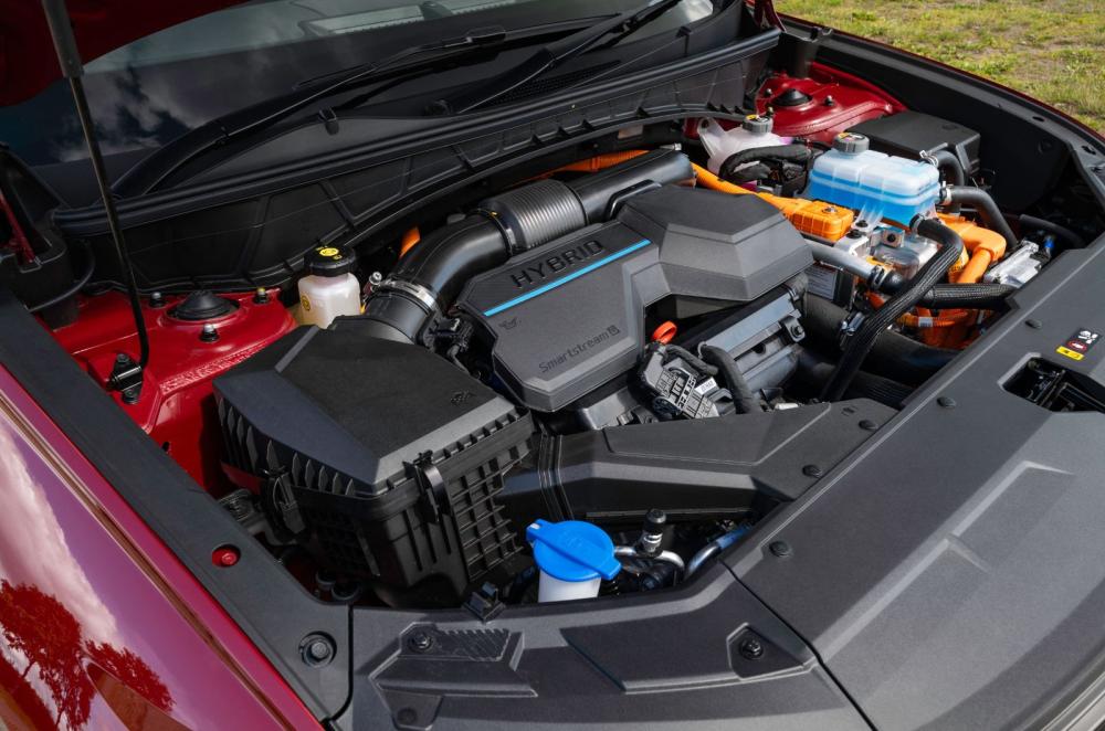 Hyundai Tucson engine bay