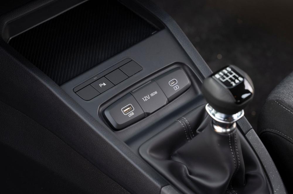 Kia Stonic interior details