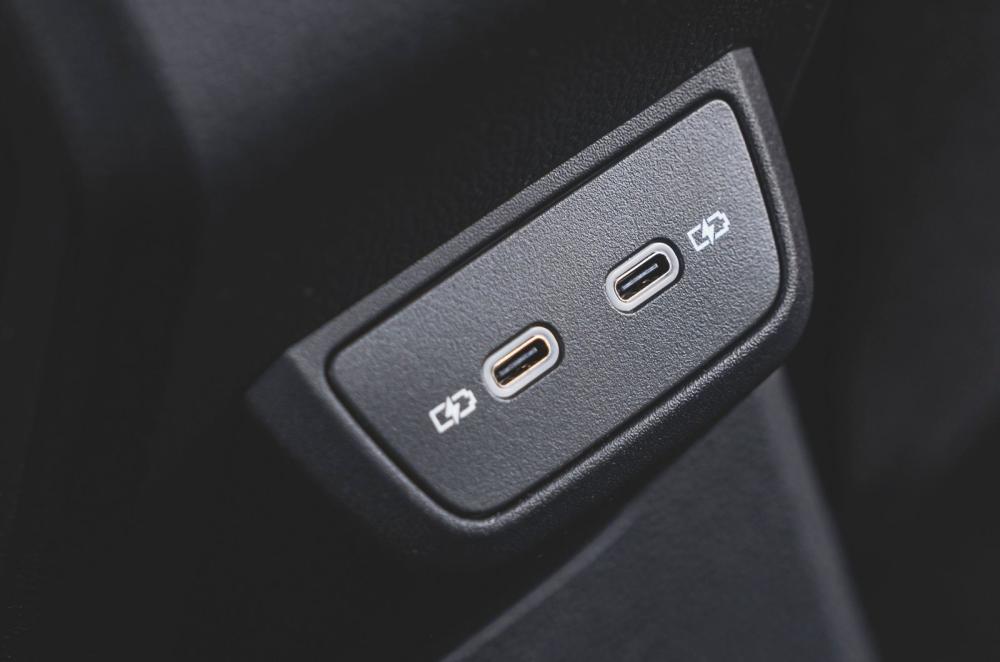 Volkswagen Polo Black Edition interior details
