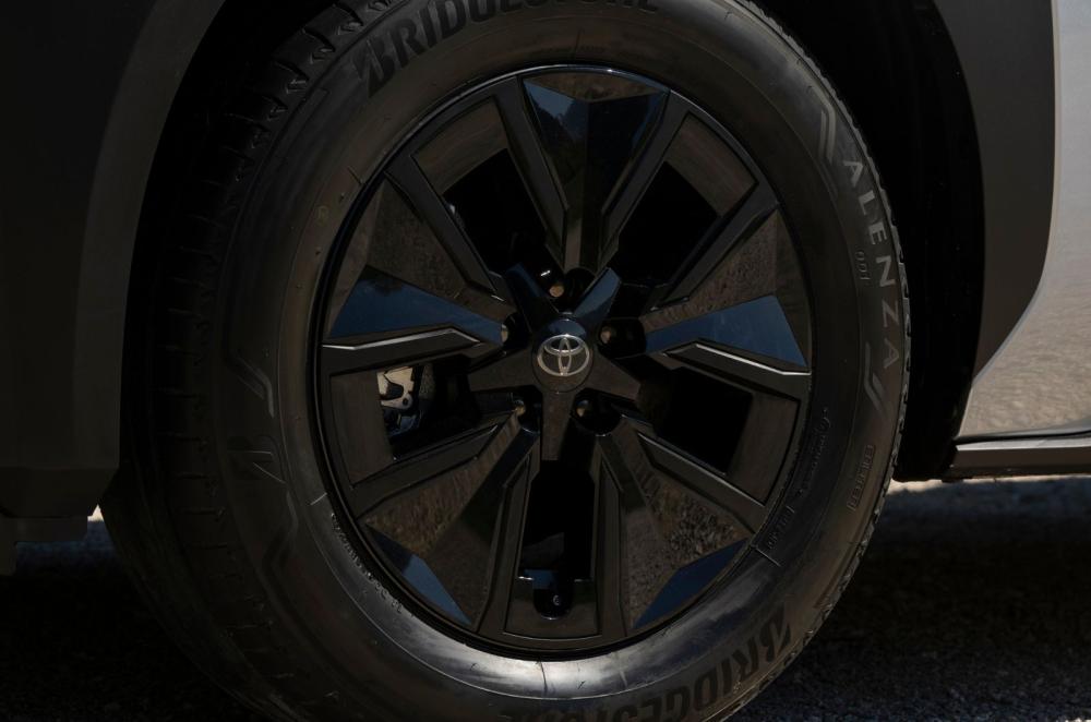 Toyota bZ4X Touring exterior still details