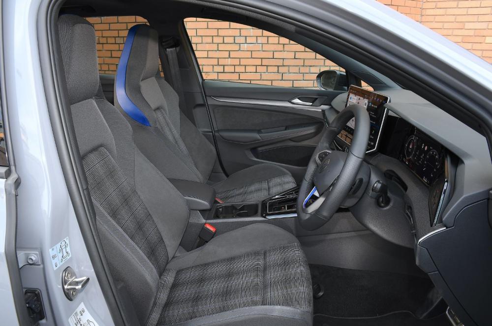 Golf GTE interior