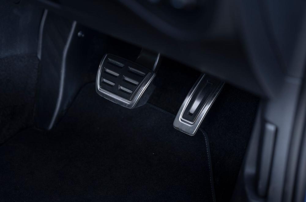 Volkswagen Polo Black Edition interior details