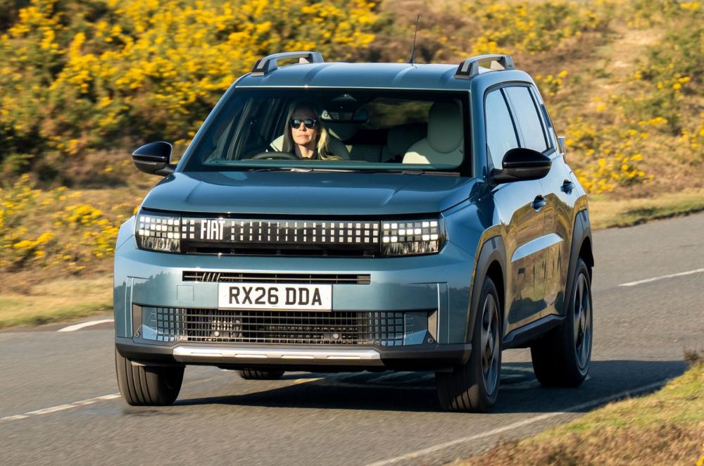 Fiat Grande Panda hybrid front dynamic