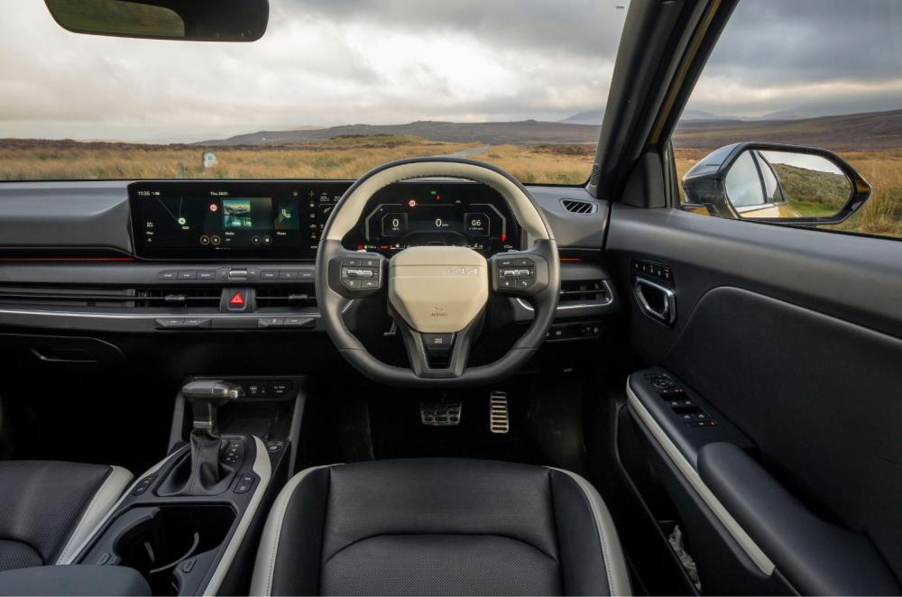 Kia K4 interior