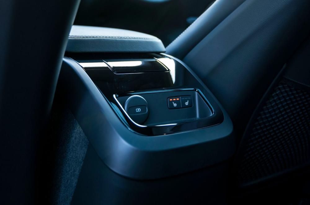 2025 Volvo V60 interior details