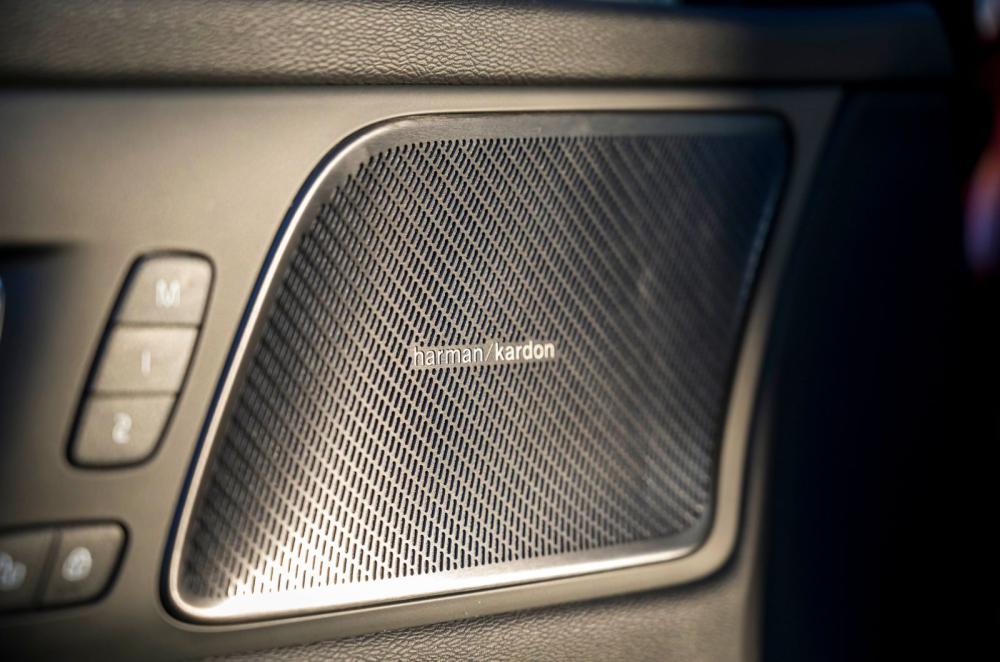 2025 Volvo V60 interior details