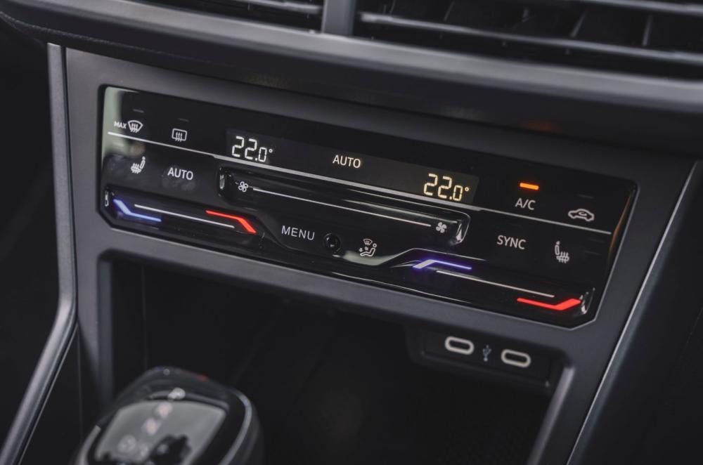 Volkswagen Polo Black Edition interior details
