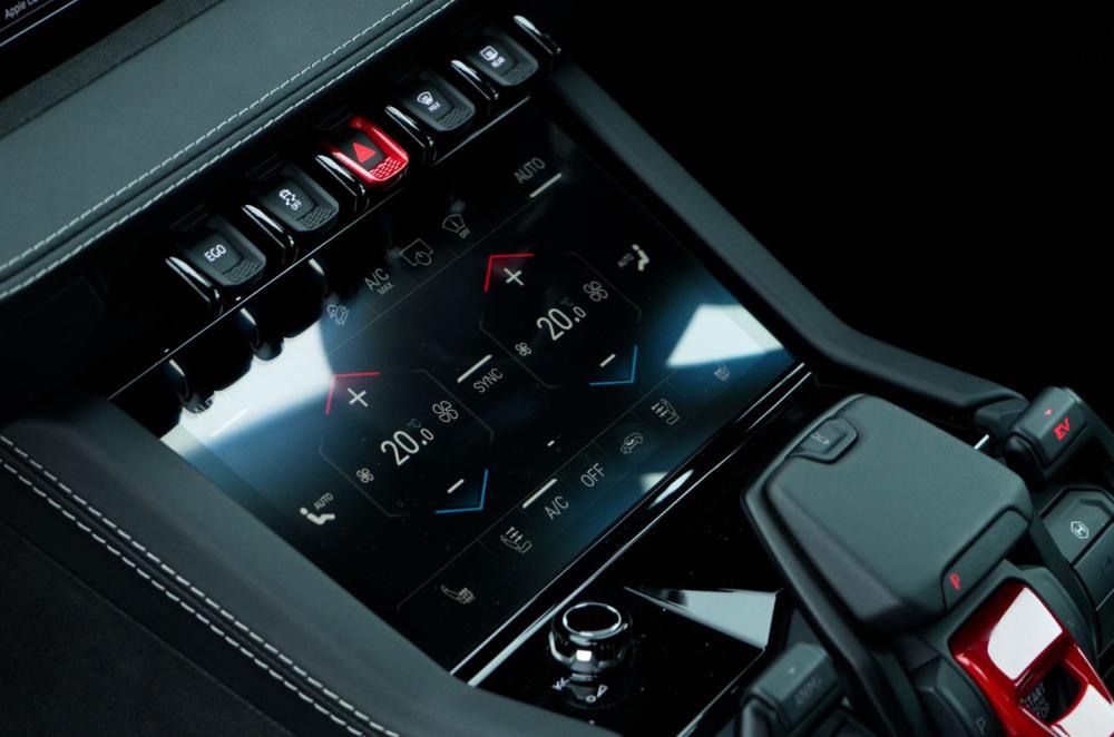 Lamborghini Urus interior details
