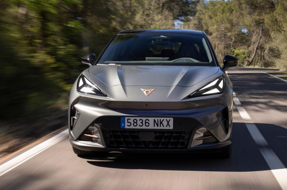 Cupra Raval front dynamic