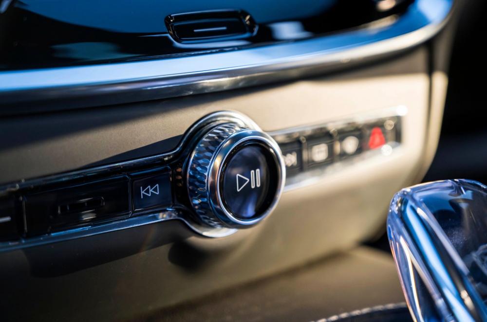 2025 Volvo V60 interior details