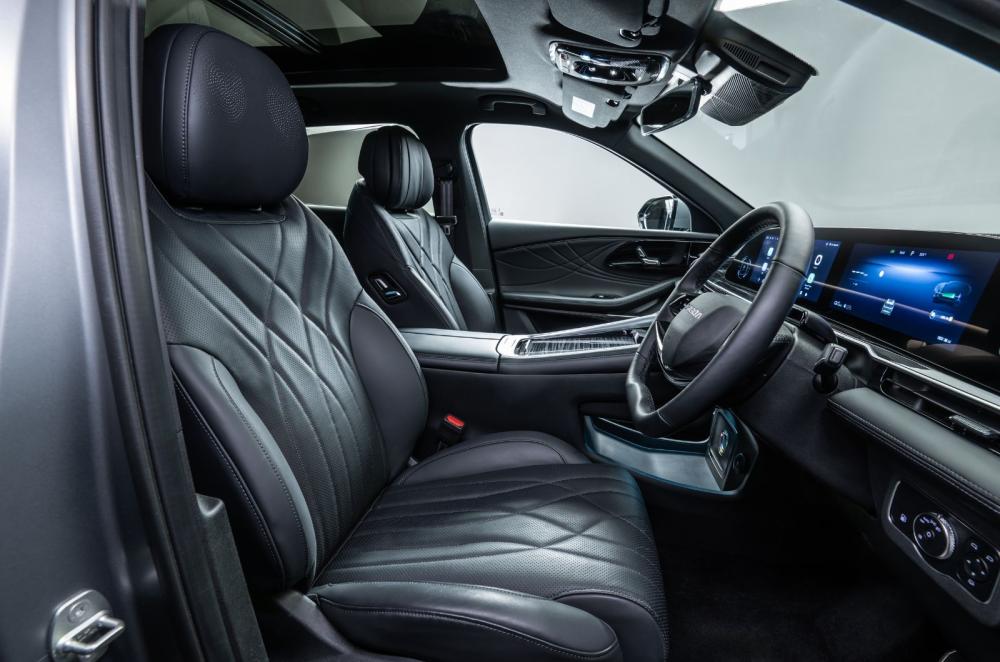 Omoda 9 interior