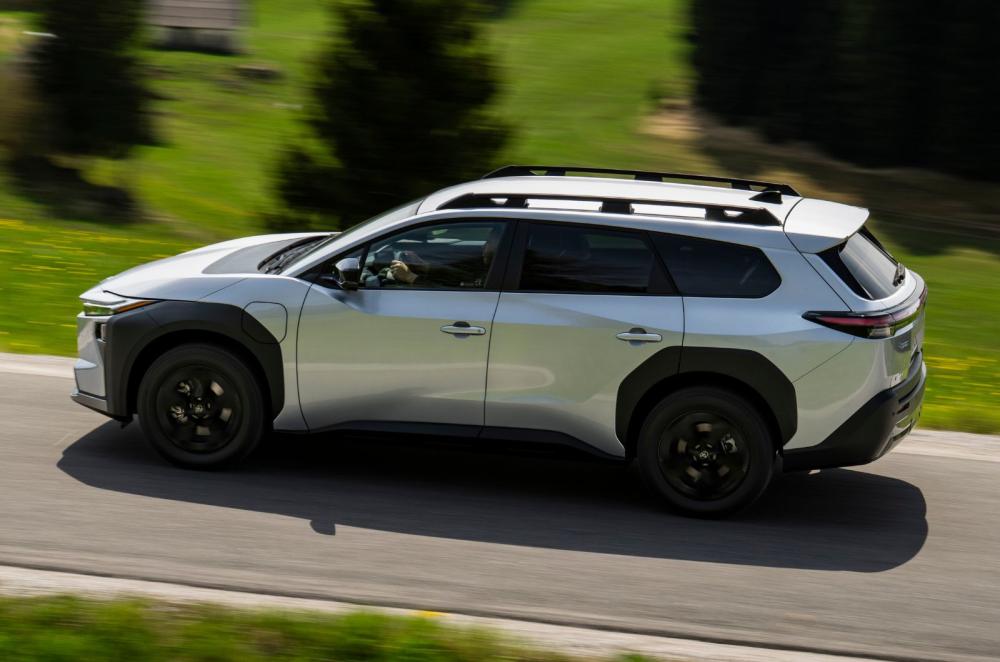 Toyota bZ4X Touring side dynamic