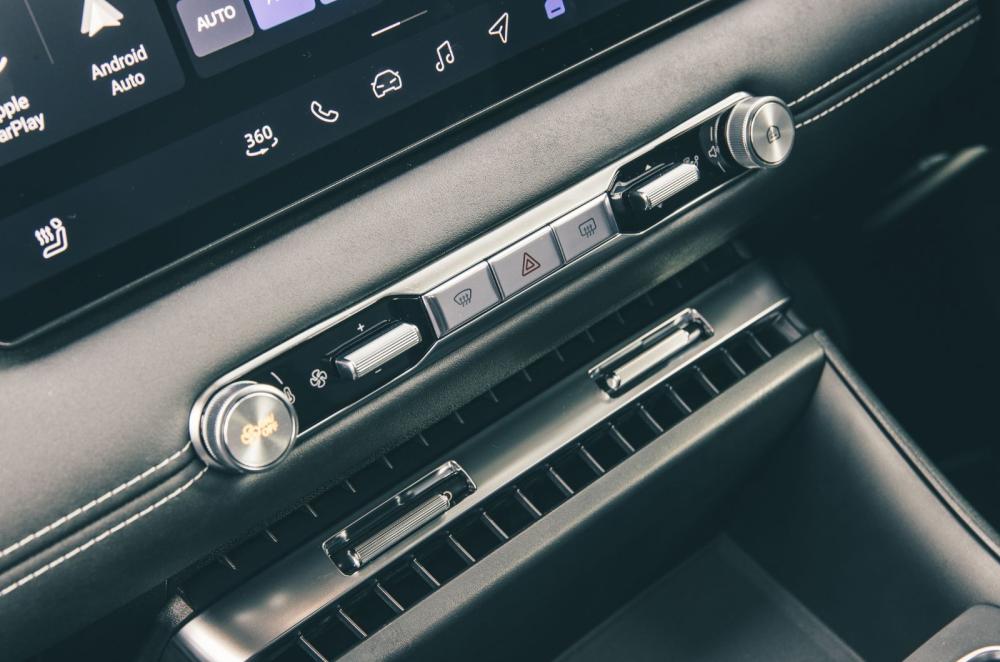 MG4 Urban interior details