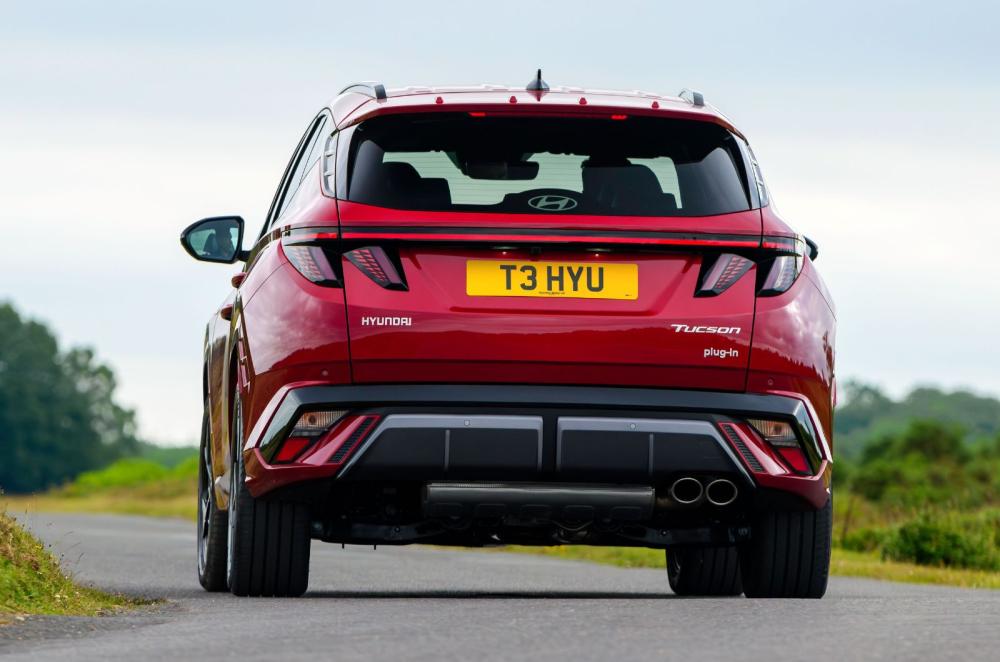 Hyundai Tucson rear cornering