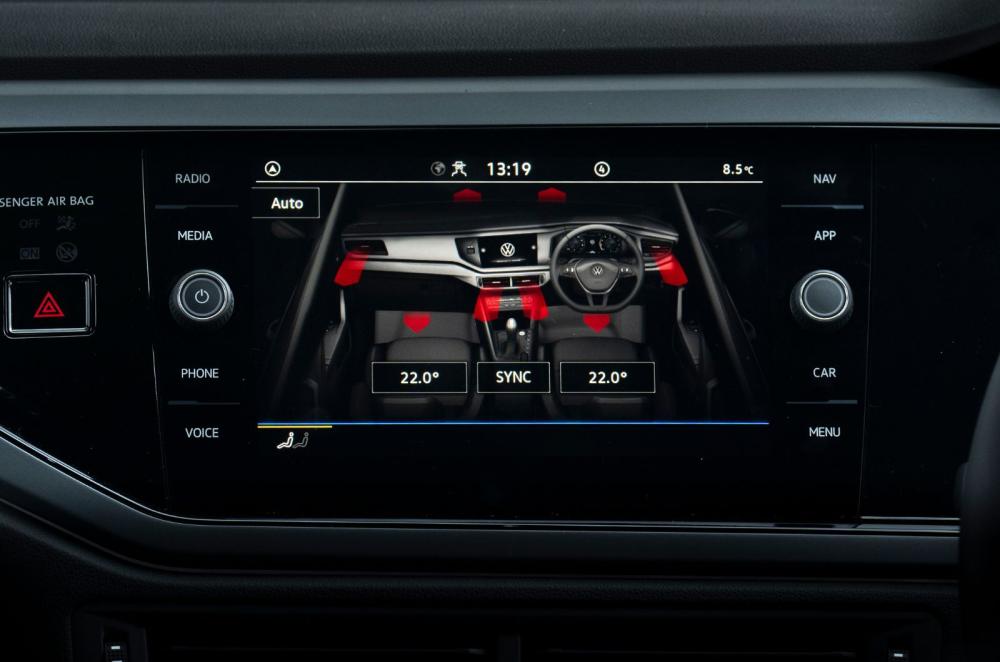 Volkswagen Polo Black Edition interior details