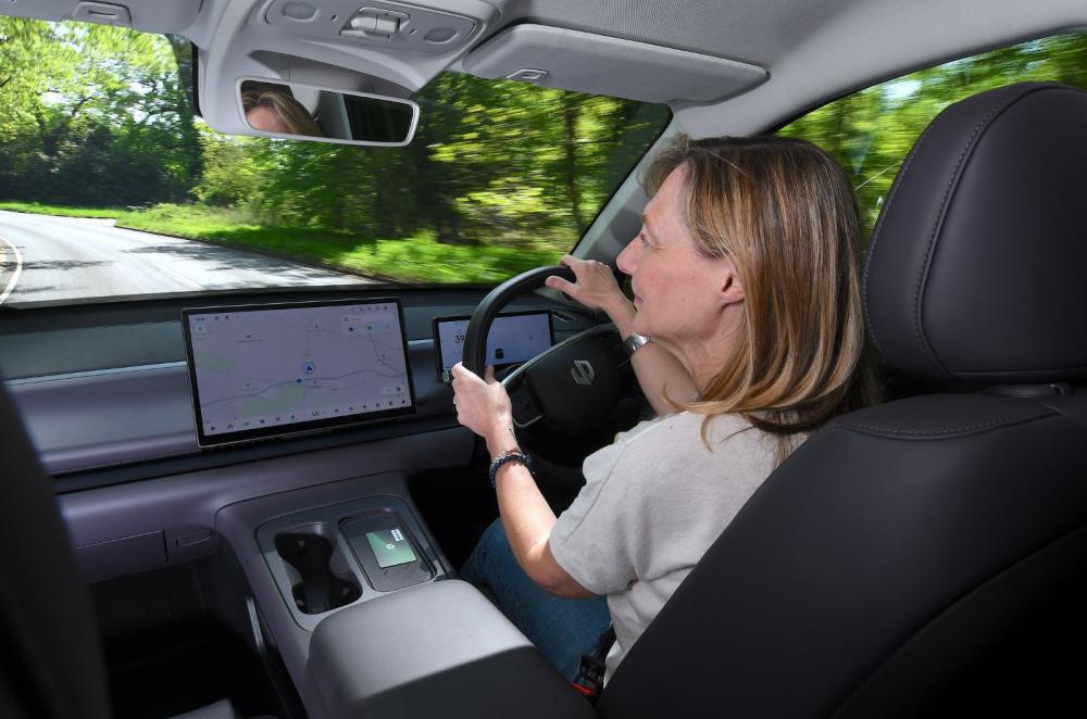 Leapmotor C10 interior driving image 