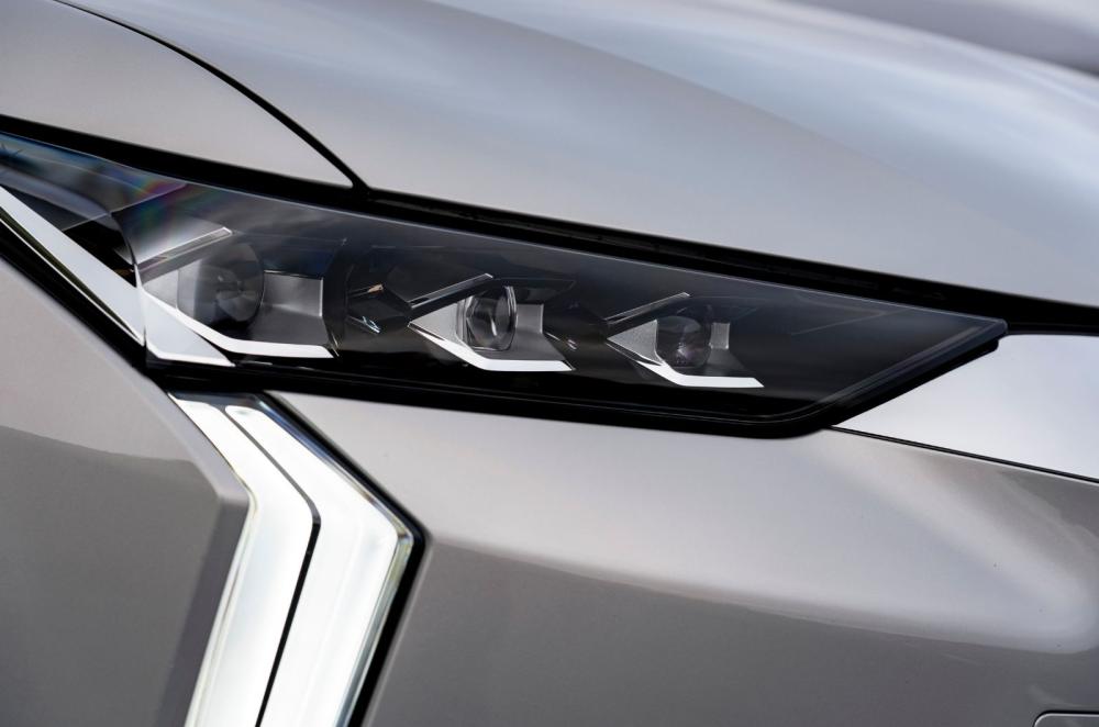 DS No 4 E-Tense exterior details