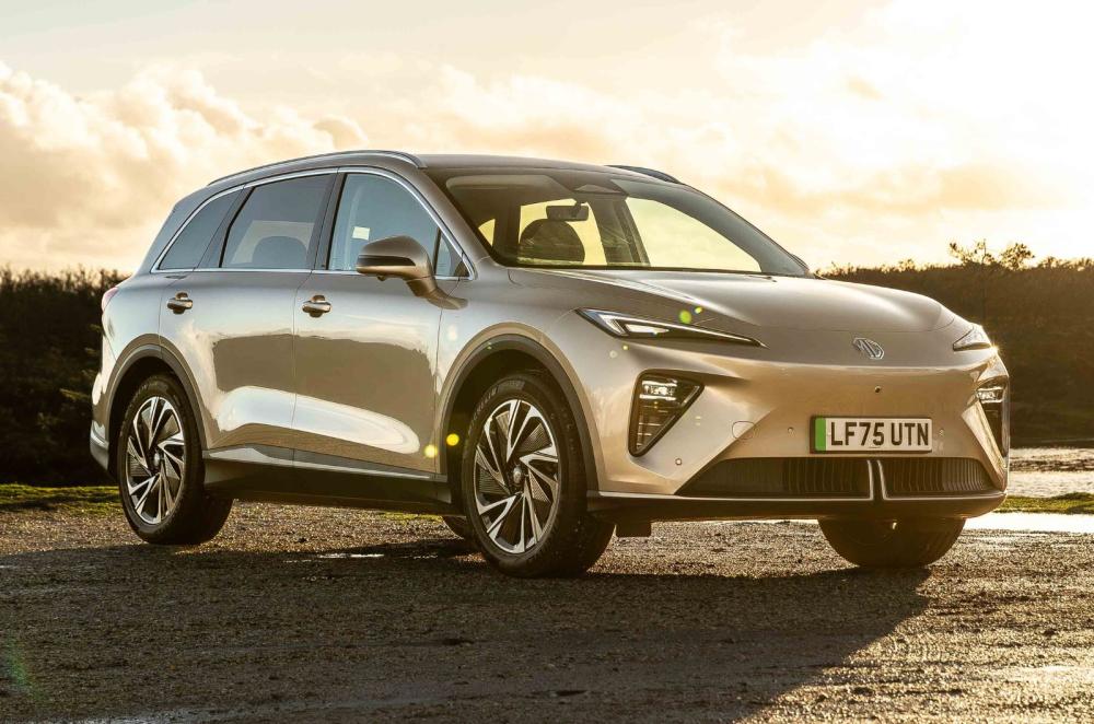 MG S6 exterior static front three quarters