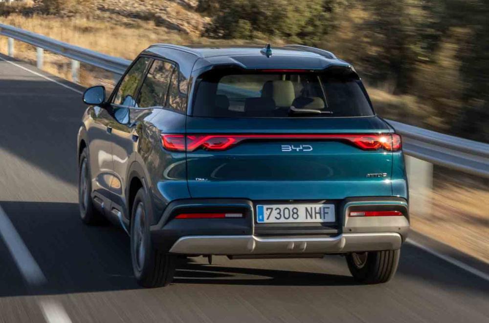 BYD Atto 2 DM-i PHEV rear dynamic