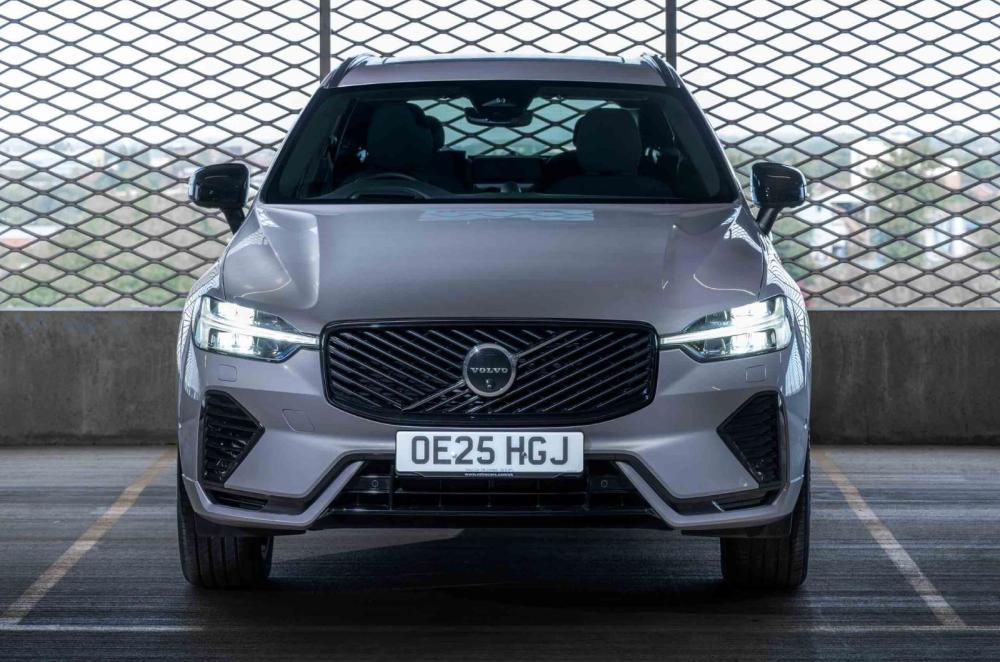 Volvo XC60 front static