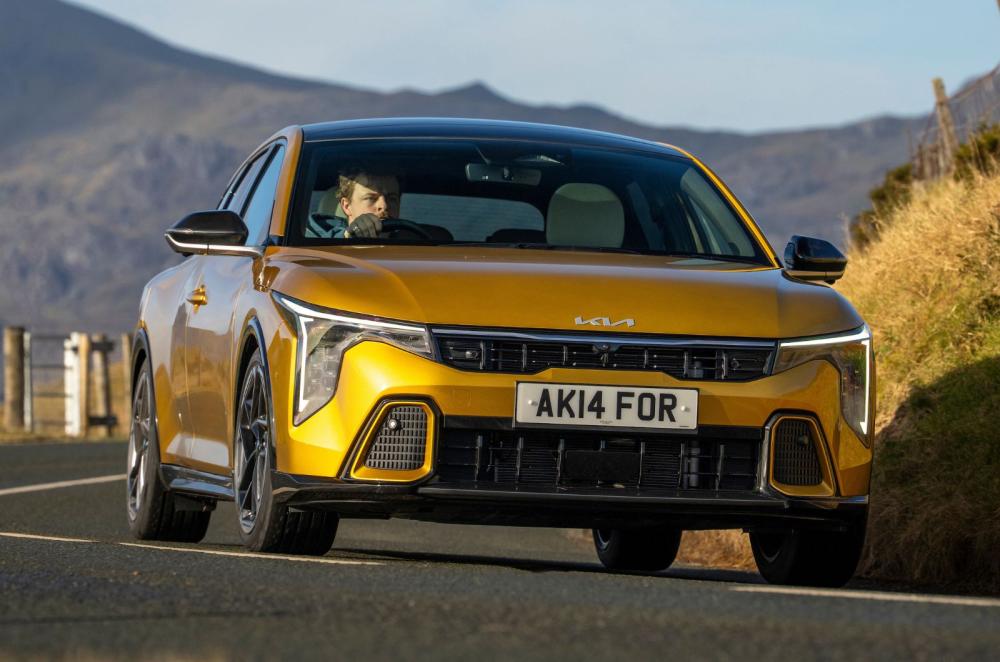 Kia K4 front dynamic