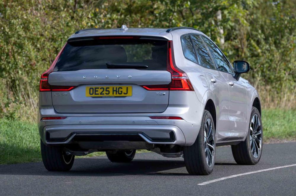 Volvo XC60 rear cornering