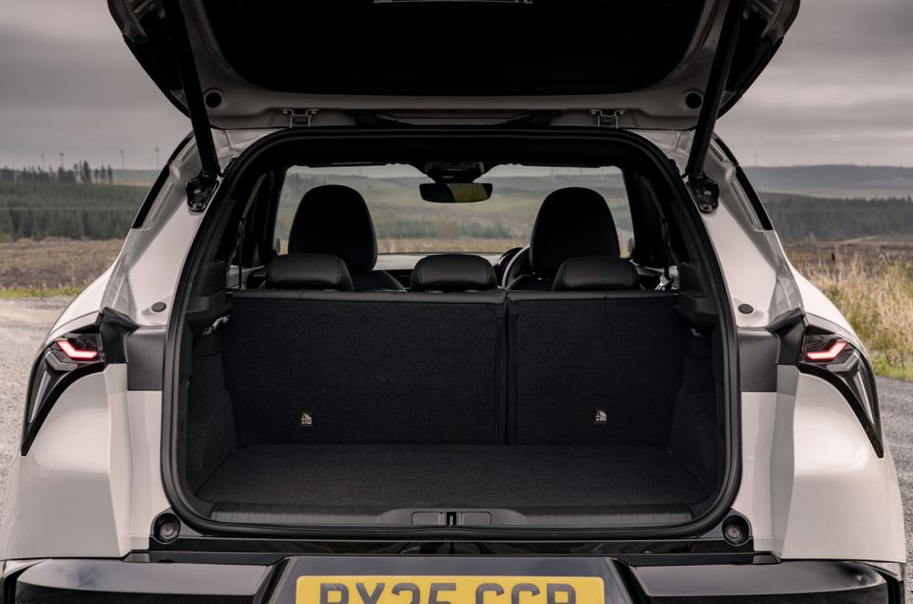 Alfa Romeo Junior Ibrida boot