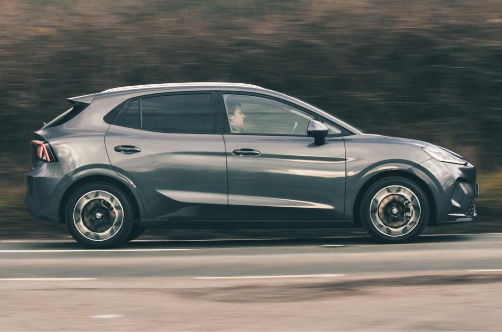 MG4 Urban side dynamic