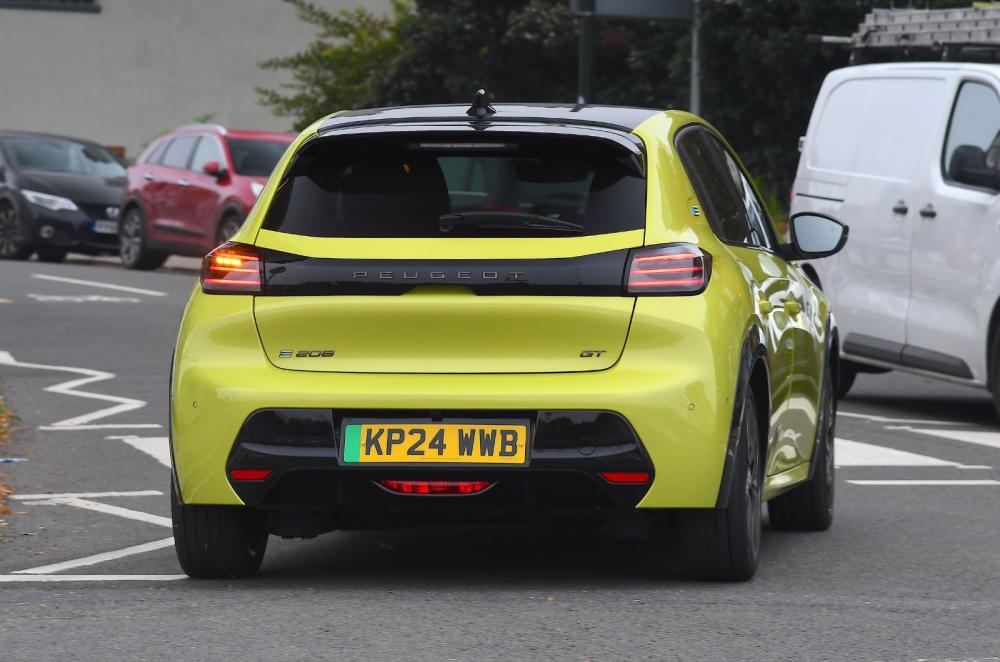 Peugeot e-208 rear cornering