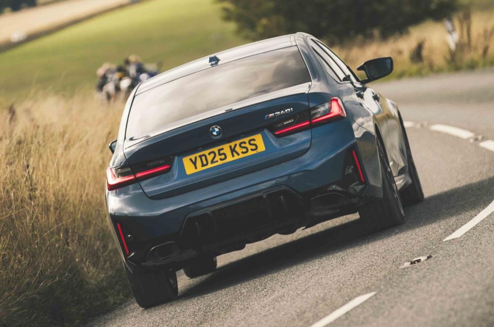 BMW 3 Series rear dynamic
