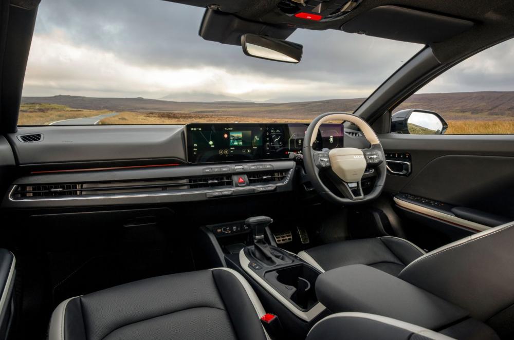 Kia K4 interior