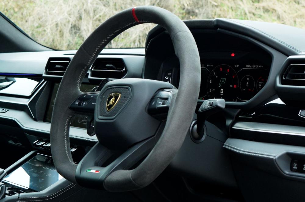 Lamborghini Urus interior details