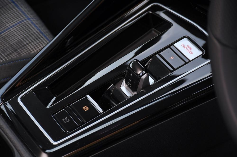 Golf GTE interior details