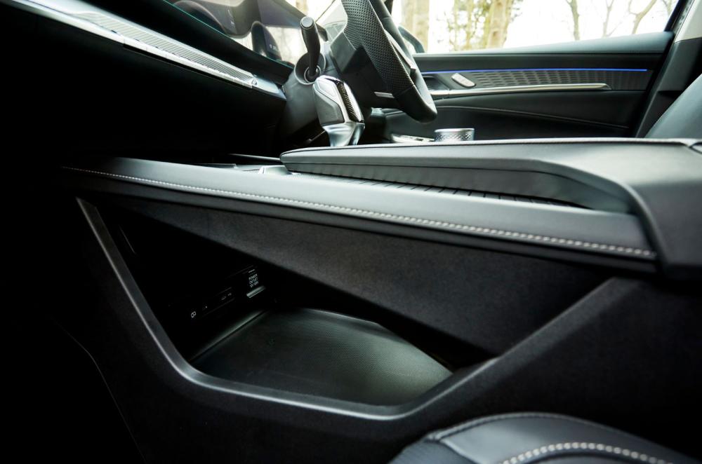 MG S9 PHEV interior details