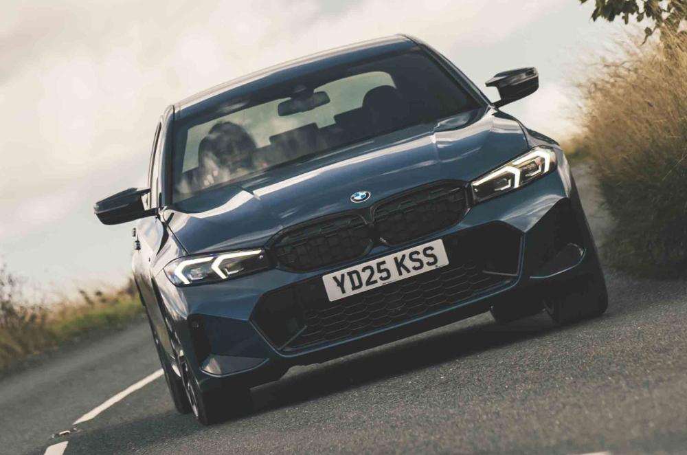 BMW 3 Series front dynamic